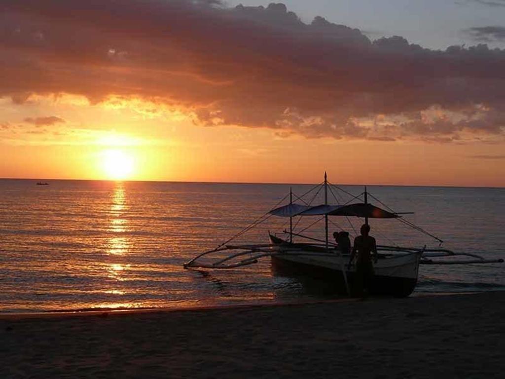 Takatuka Beach Resort Sipalay Exteriör bild