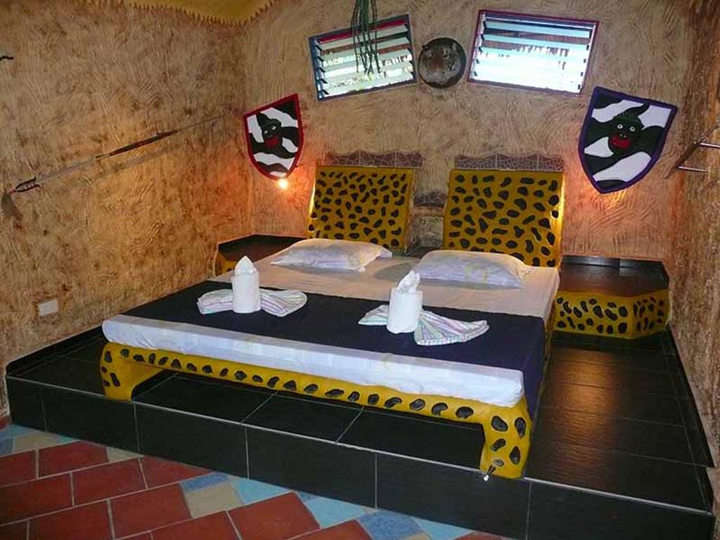 Takatuka Beach Resort Sipalay Rum bild