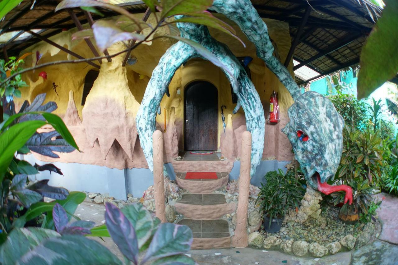 Takatuka Beach Resort Sipalay Exteriör bild